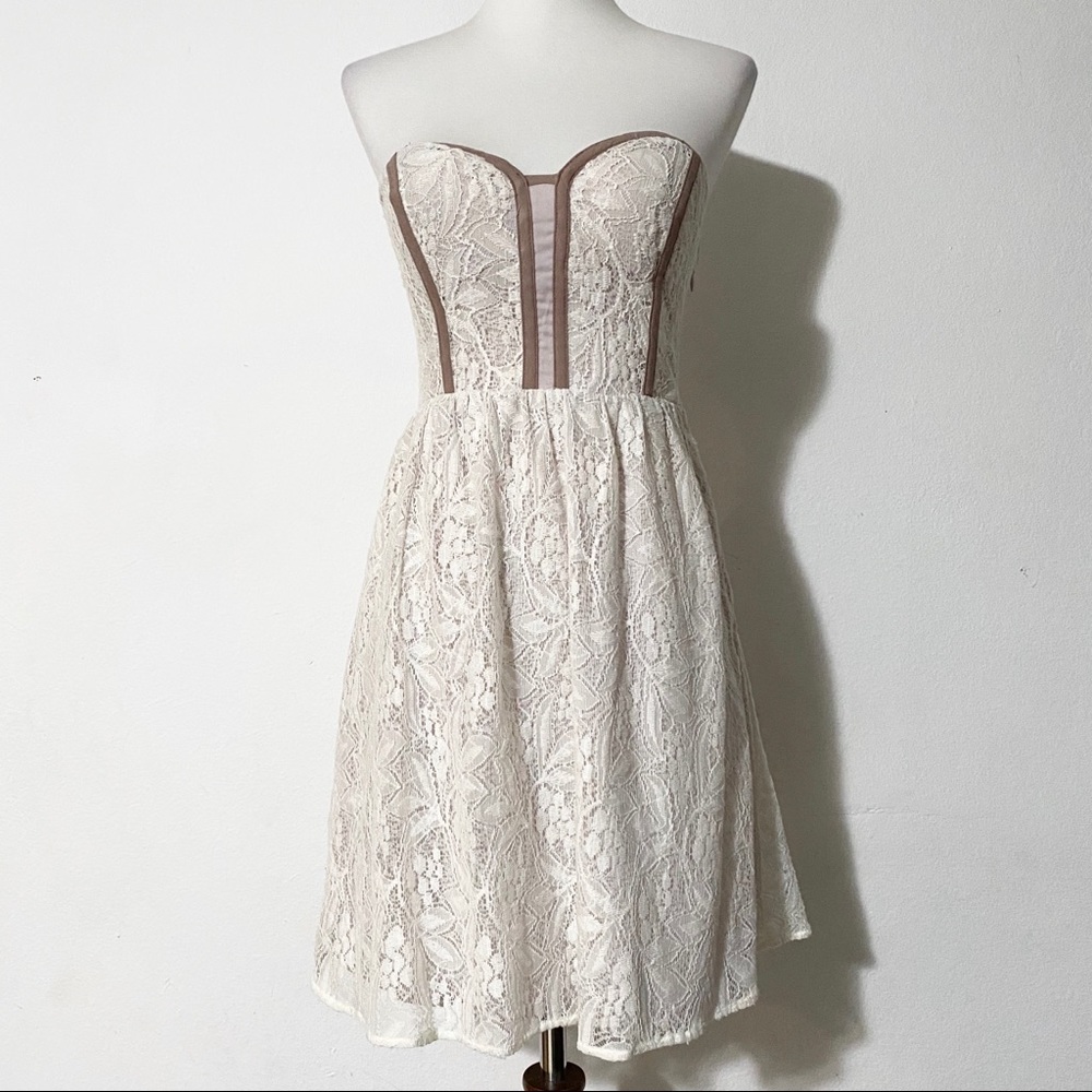 URBAN OUTFITTERS PINS AND NEEDLES Cream Lace Strapless Mini…
